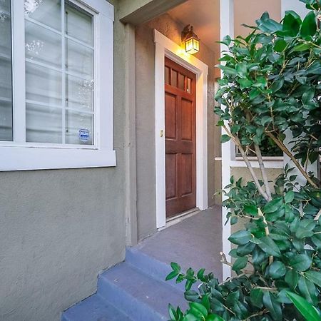 Stylish 2 Bed & 2 Bath At The Heart Of Hollywood With Free Parking - One Car Only Apartment Los Angeles Luaran gambar